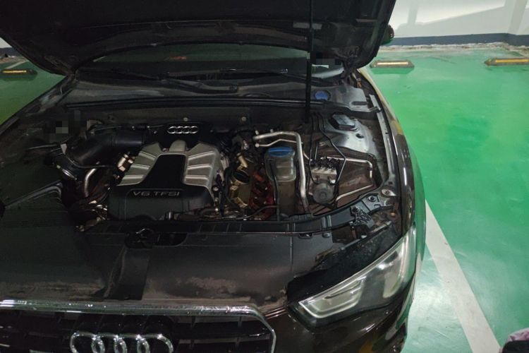 Used Audi A5 2012 3.0TFSI Sportback quattro Engine Bay Left