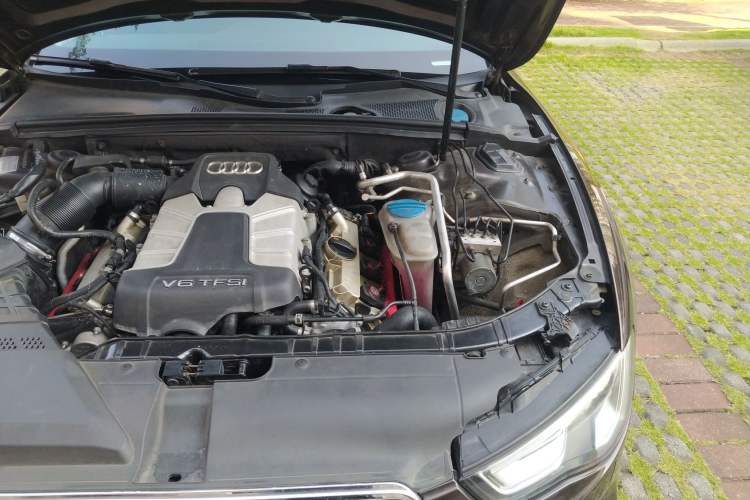 Used Audi A5 2012 3.0TFSI Sportback quattro Engine Bay Left