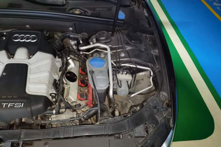 Used Audi A5 2012 3.0TFSI Coupe quattro Engine Bay Left