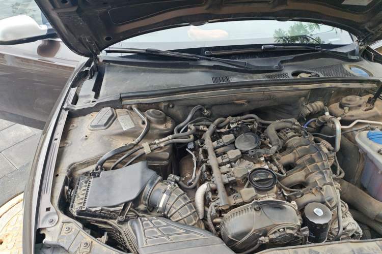 Used Audi A5 2012 2.0TFSI Cabriolet Engine Bay Right