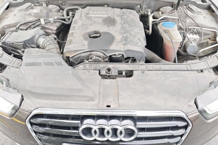Used Audi A5 2012 2.0TFSI Sportback Engine Bay