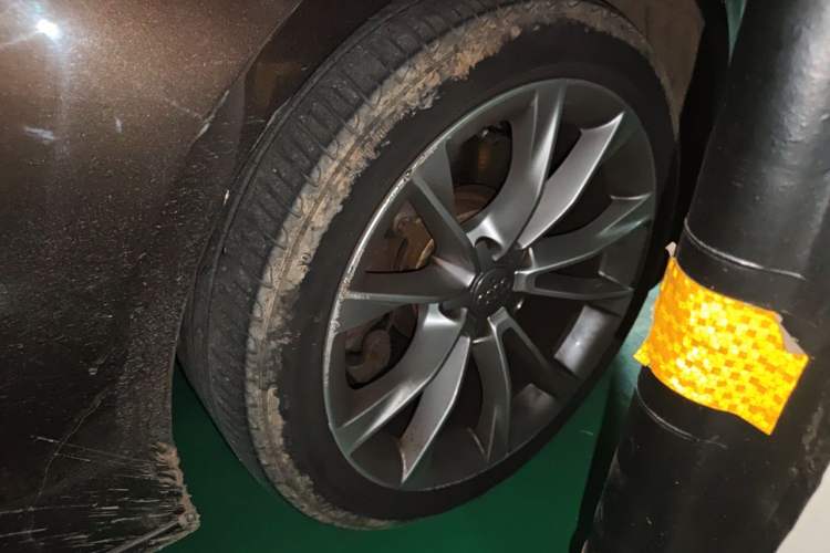 Used Audi A5 2012 3.0TFSI Sportback quattro Right Front Wheel Hub