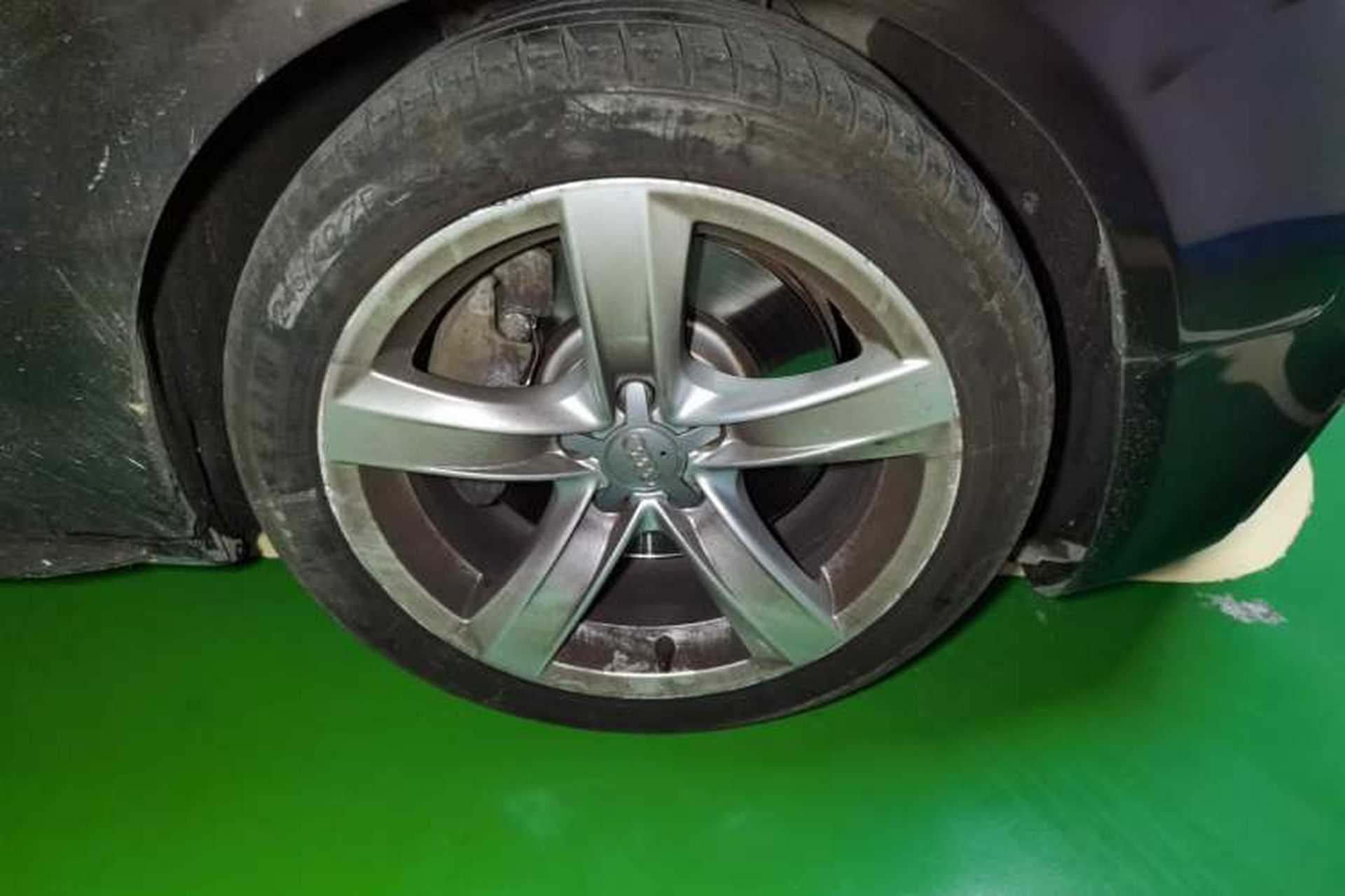 Used Audi A5 2012 3.0TFSI Coupe quattro Right Front Wheel Hub