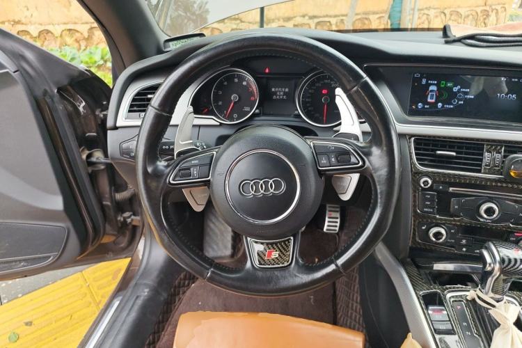 Used Audi A5 2012 2.0TFSI Cabriolet Steering Wheel