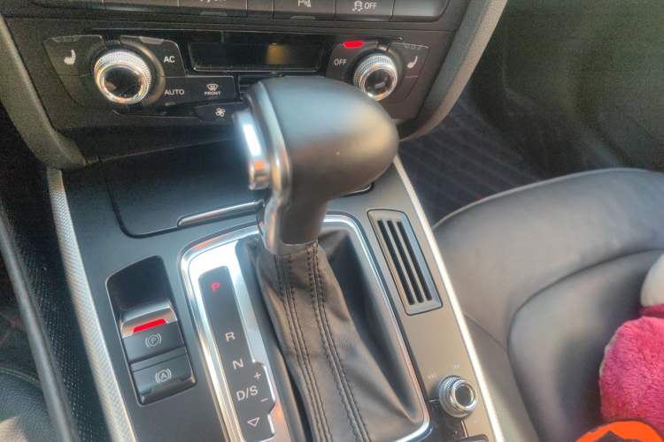 Used Audi A5 2012 2.0TFSI Sportback Gear Lever