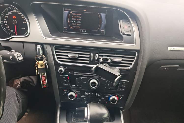 Used Audi A5 2012 2.0TFSI Cabriolet Audio And AC Panel
