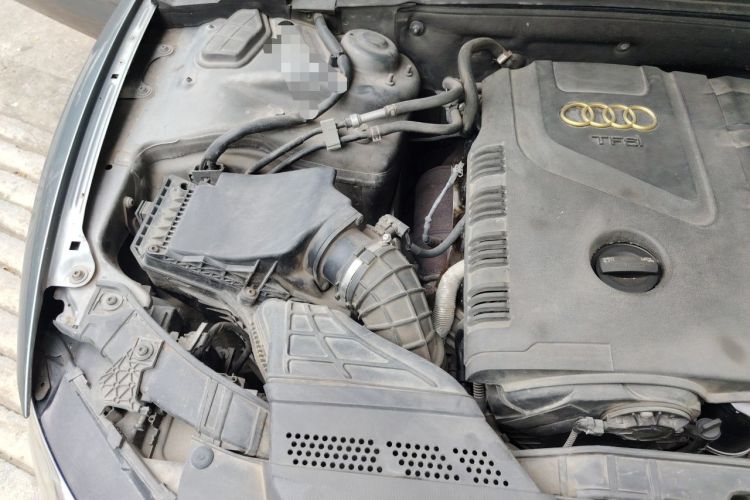 Used Audi A5 2012 2.0TFSI Cabriolet Engine Bay Right