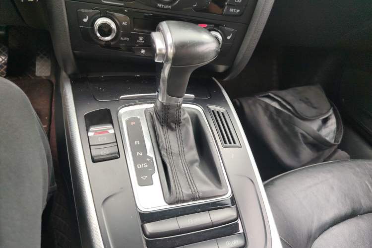 Used Audi A5 2012 2.0TFSI Cabriolet Gear Lever