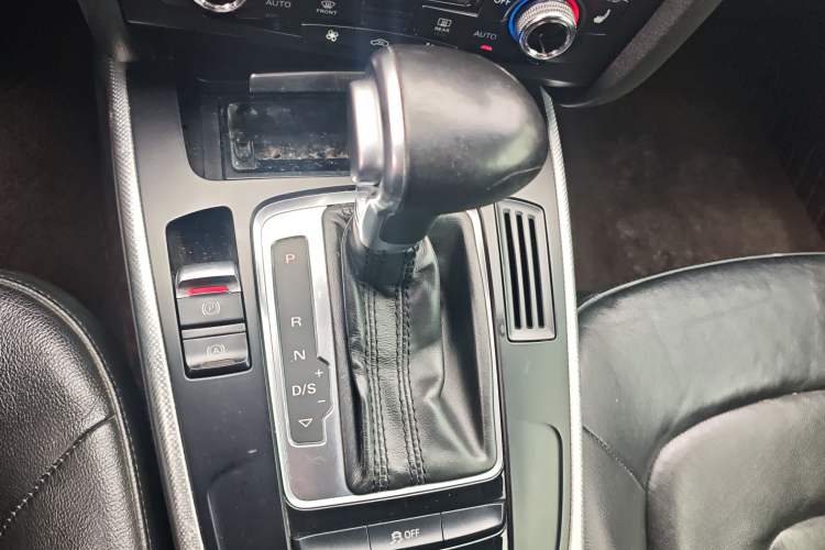 Used Audi A5 2012 2.0TFSI Cabriolet Gear Lever