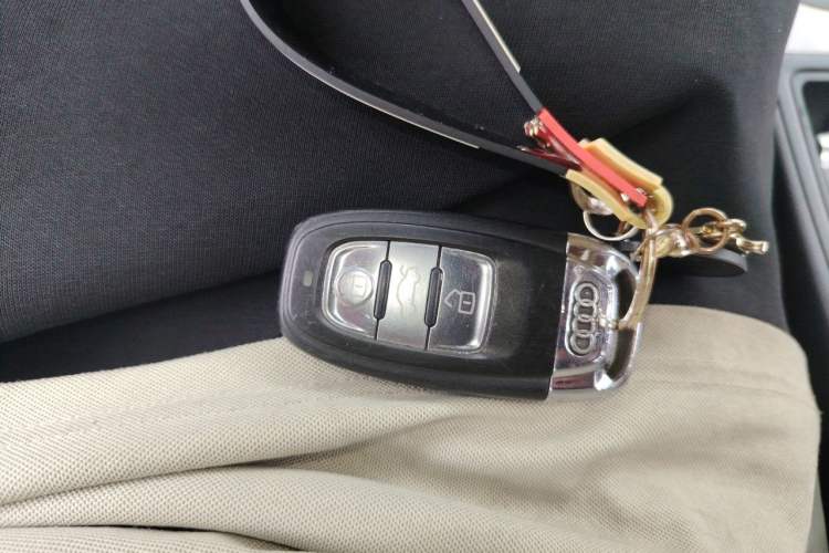 Used Audi A5 2012 2.0TFSI Cabriolet Vehicle Key