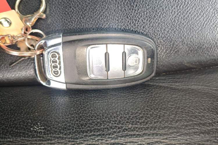 Used Audi A5 2012 2.0TFSI Cabriolet Vehicle Key