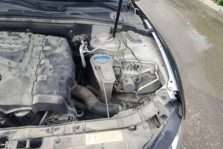 Used Audi A5 2012 2.0TFSI Sportback Engine Bay Left