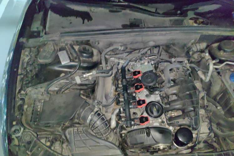 Used Audi A5 2012 2.0TFSI Sportback Engine Bay Right