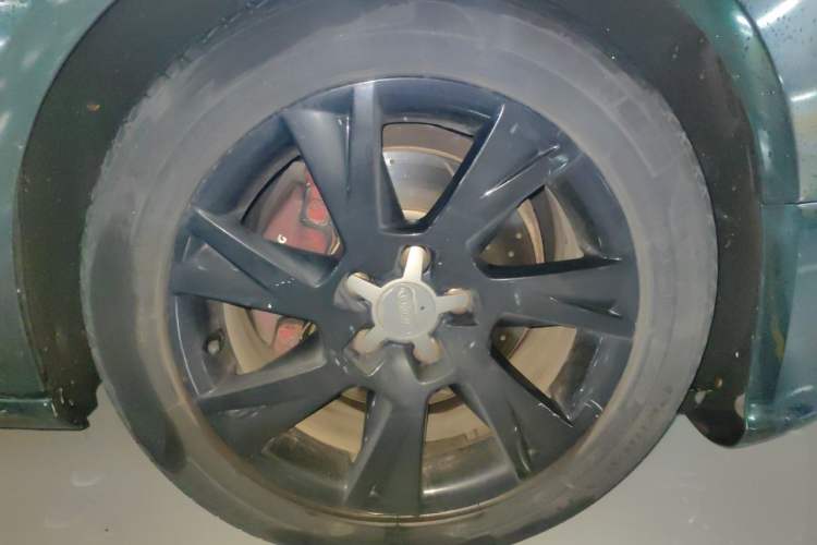 Used Audi A5 2012 2.0TFSI Sportback Right Front Wheel Hub