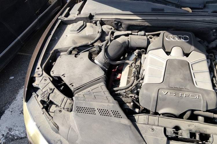Used Audi A5 2012 3.0TFSI Sportback quattro Engine Bay Right