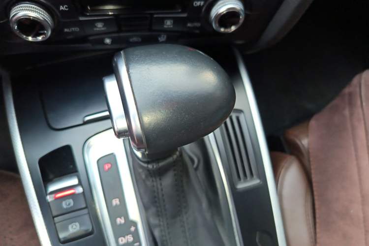 Used Audi A5 2012 2.0TFSI Coupe Gear Lever