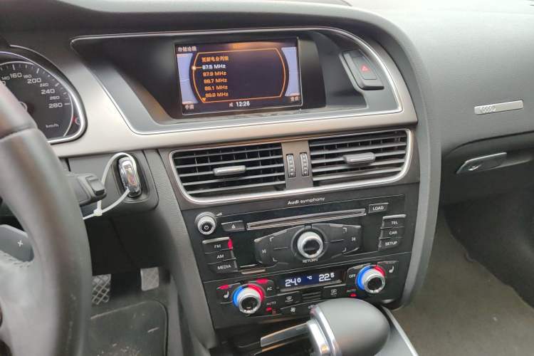 Used Audi A5 2012 2.0TFSI Sportback Audio And AC Panel
