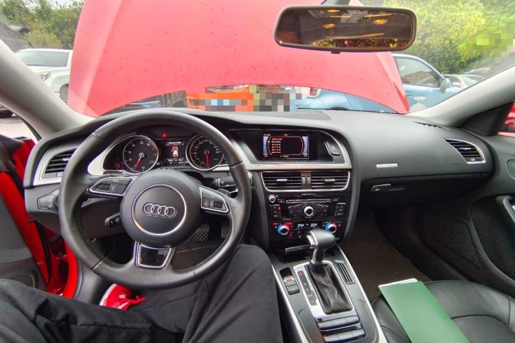 Used Audi A5 2012 2.0TFSI Sportback Center Console