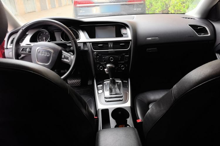 Used Audi A5 2012 2.0TFSI Coupe Center Console