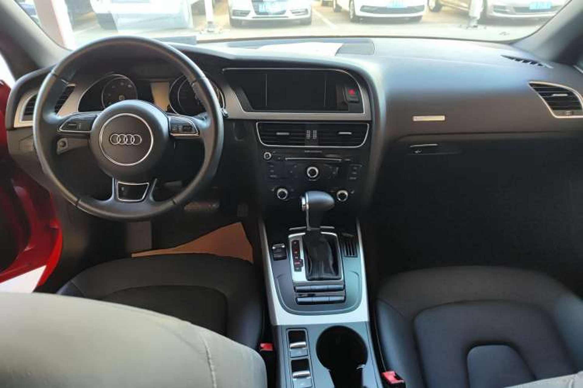 Used Audi A5 2012 2.0TFSI Cabriolet Center Console