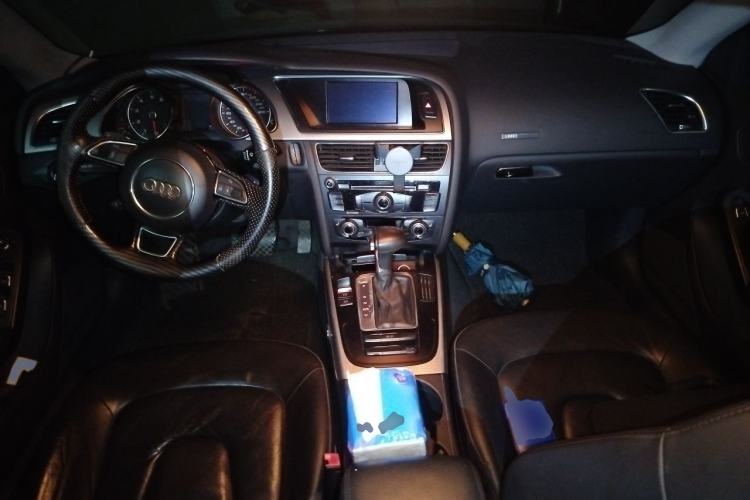 Used Audi A5 2012 2.0TFSI Sportback Center Console