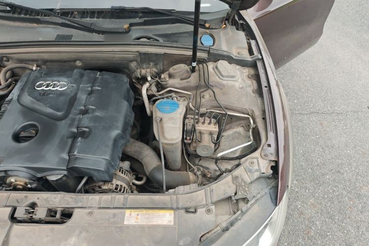 Used Audi A5 2012 2.0TFSI Sportback Engine Bay Left