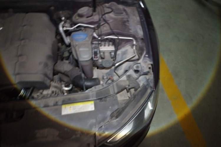 Used Audi A5 2012 2.0TFSI Sportback Engine Bay Left