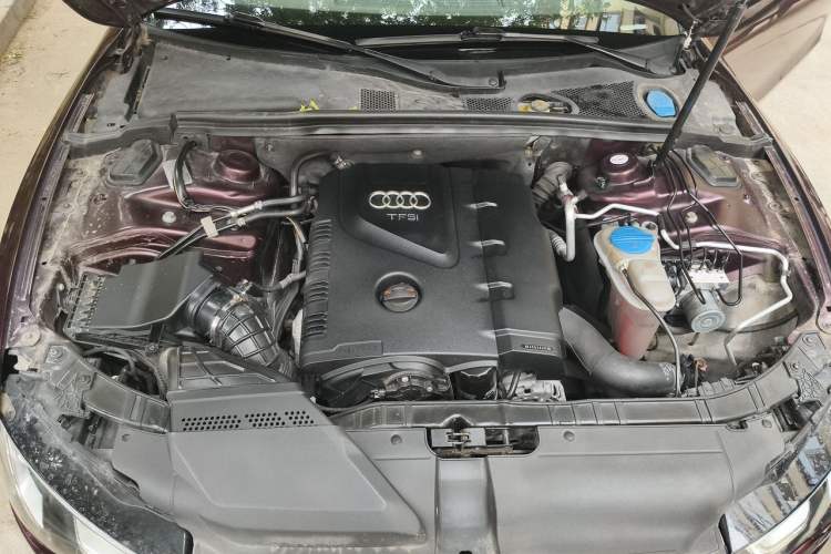 Used Audi A5 2012 2.0TFSI Cabriolet Engine Bay