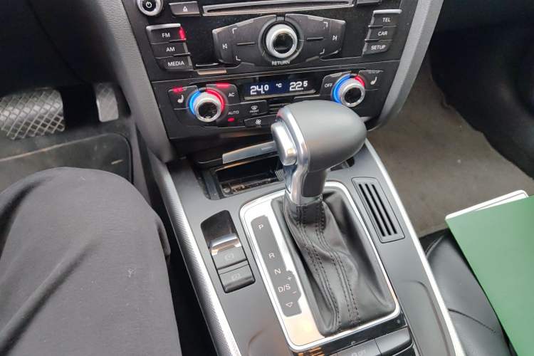 Used Audi A5 2012 2.0TFSI Sportback Gear Lever