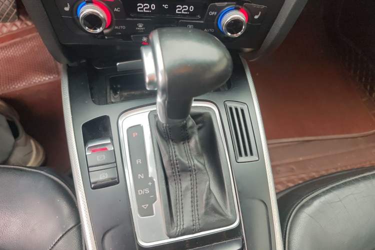 Used Audi A5 2012 2.0TFSI Sportback Gear Lever