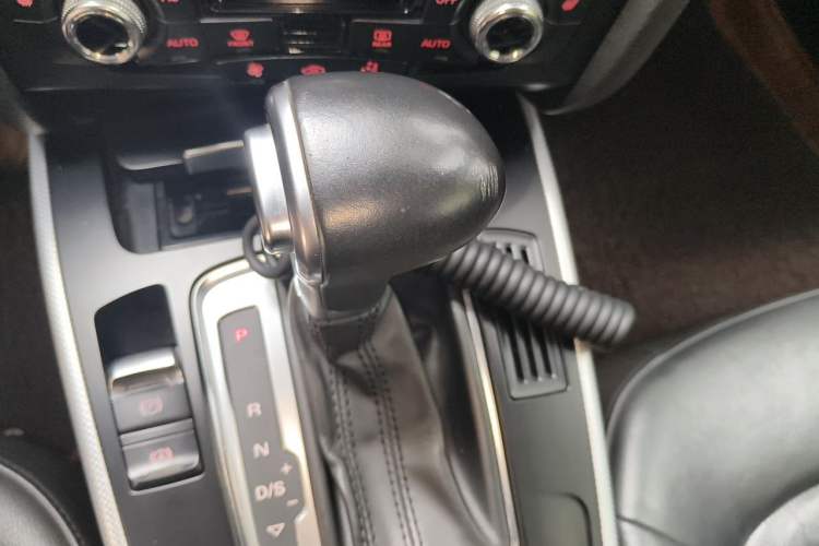Used Audi A5 2012 2.0TFSI Cabriolet Gear Lever