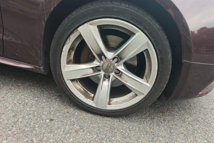 Used Audi A5 2012 2.0TFSI Sportback Right Front Wheel Hub