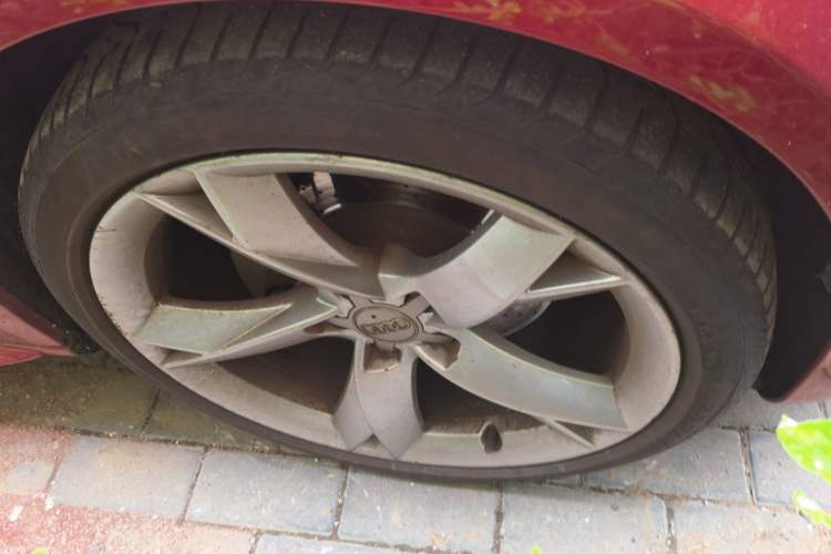 Used Audi A5 2012 2.0TFSI Coupe Right Front Wheel Hub