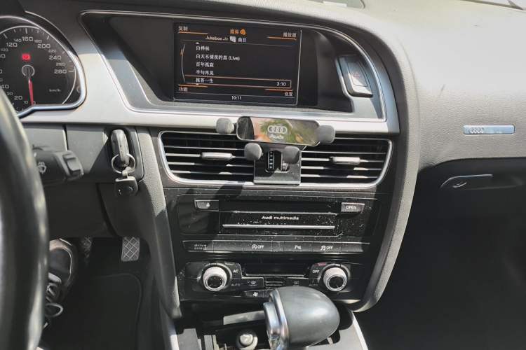 Used Audi A5 2012 2.0TFSI Coupe Audio And AC Panel