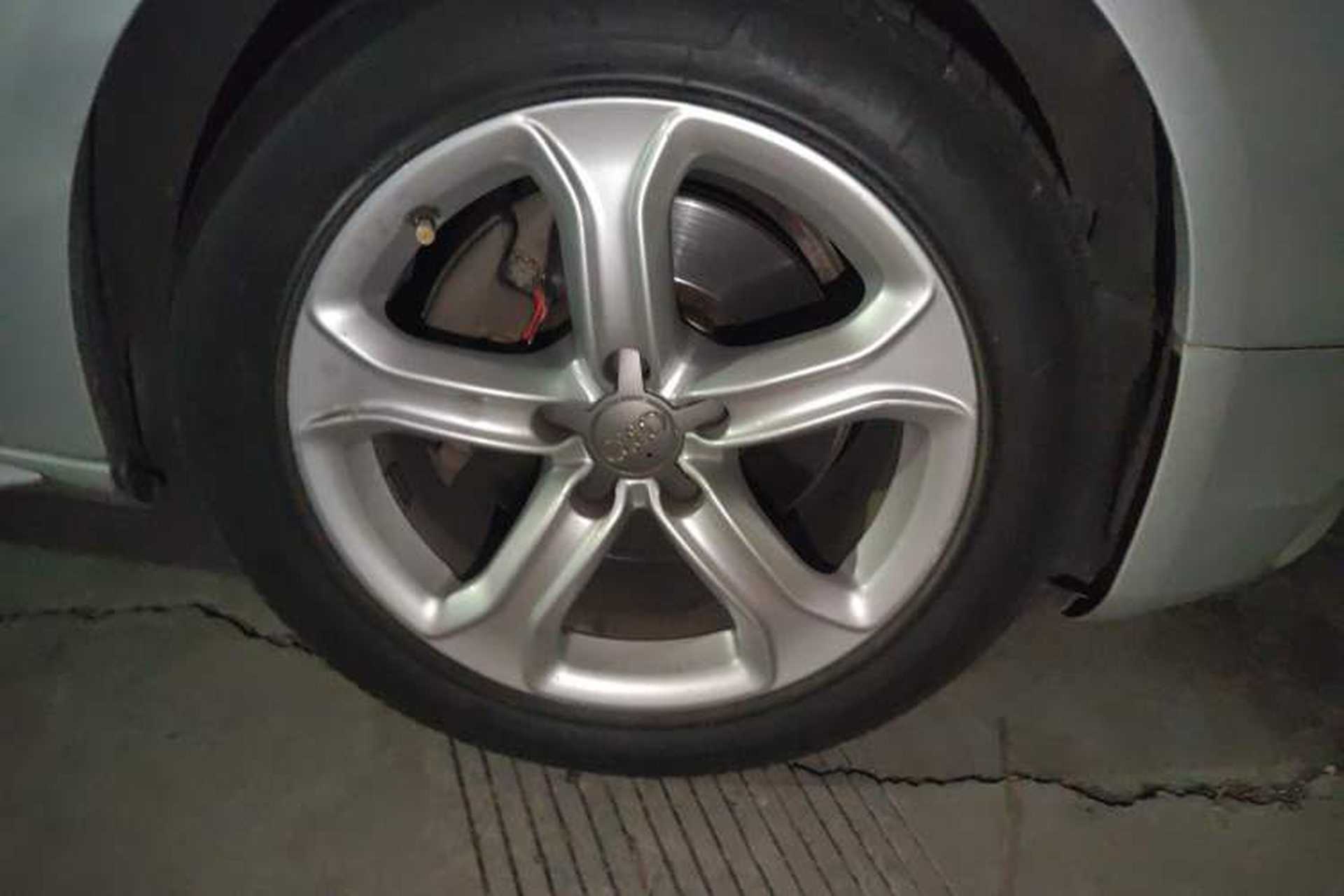 Used Audi A5 2012 2.0TFSI Coupe Right Front Wheel Hub
