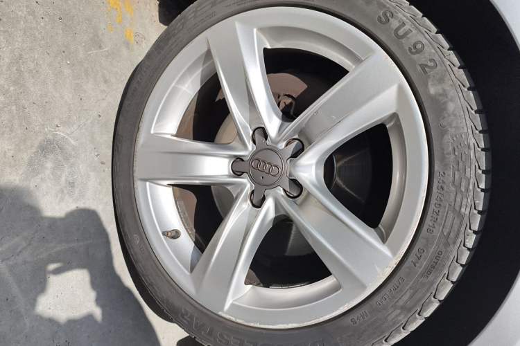 Used Audi A5 2012 2.0TFSI Coupe Right Front Wheel Hub