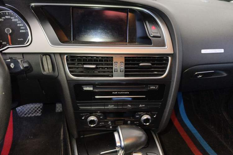 Used Audi A5 2012 3.0TFSI Sportback quattro Audio And AC Panel