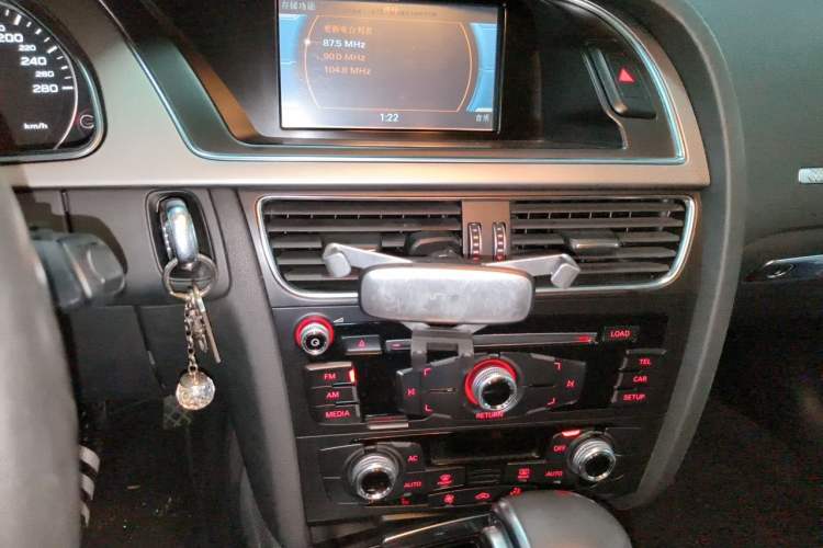 Used Audi A5 2012 2.0TFSI Coupe Audio And AC Panel