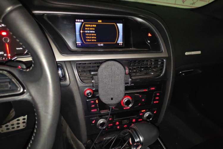 Used Audi A5 2012 2.0TFSI Cabriolet Audio And AC Panel