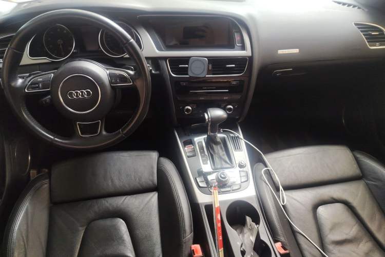 Used Audi A5 2012 2.0TFSI Sportback quattro Center Console
