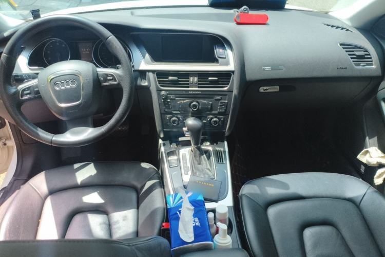 Used Audi A5 2012 2.0TFSI Coupe Center Console