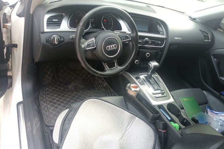 Used Audi A5 2012 2.0TFSI Coupe Center Console