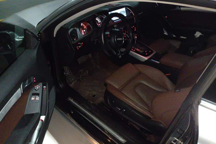 Used Audi A5 2012 2.0TFSI Coupe Driver Seat