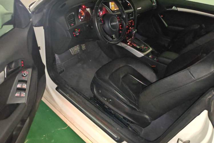 Used Audi A5 2012 2.0TFSI Cabriolet Driver Seat