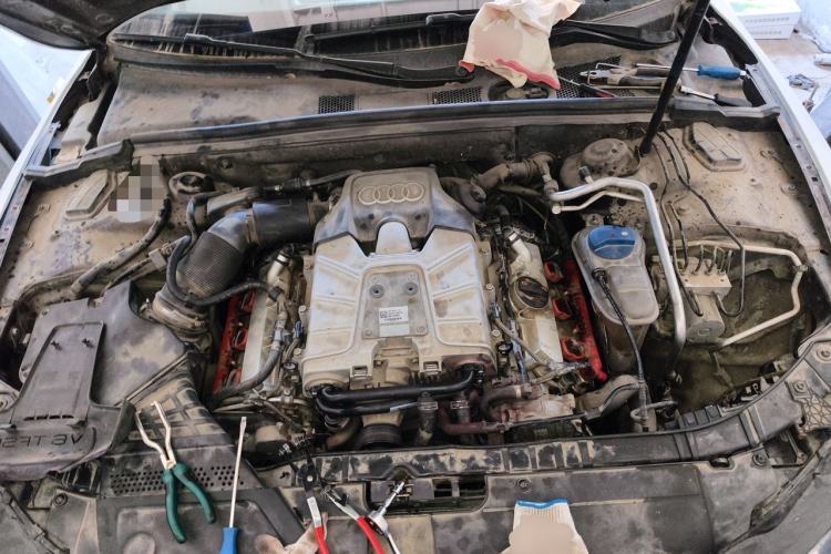 Used Audi A5 2012 3.0TFSI Sportback quattro Engine Bay