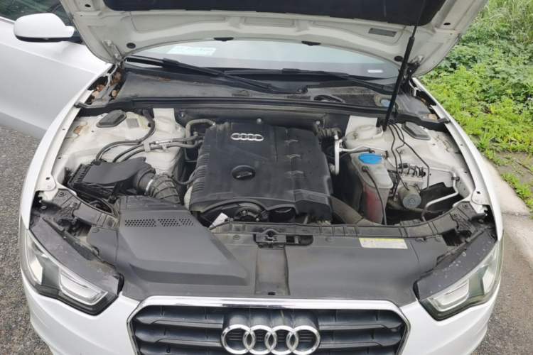 Used Audi A5 2012 2.0TFSI Sportback Engine Bay