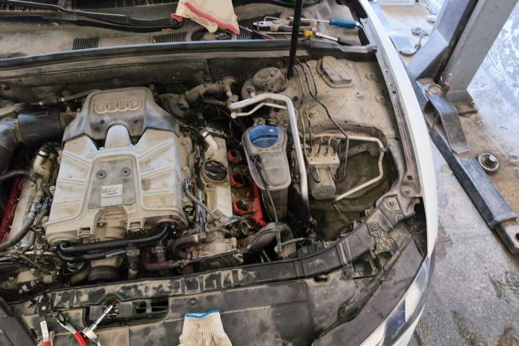 Used Audi A5 2012 3.0TFSI Sportback quattro Engine Bay Left
