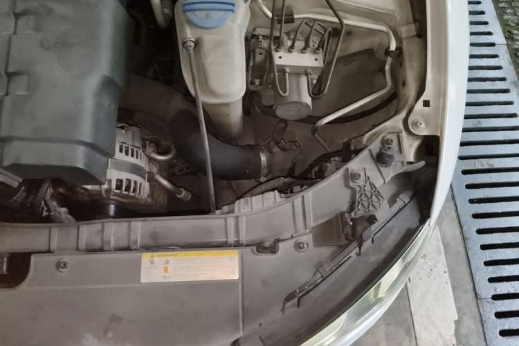 Used Audi A5 2012 2.0TFSI Coupe Engine Bay Left