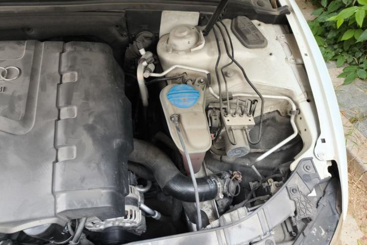 Used Audi A5 2012 2.0TFSI Sportback quattro Engine Bay Left