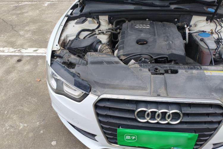 Used Audi A5 2012 2.0TFSI Coupe Engine Bay Right
